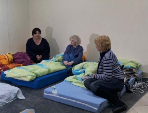 Забезпечення центрів прийому біженців спальними місцями